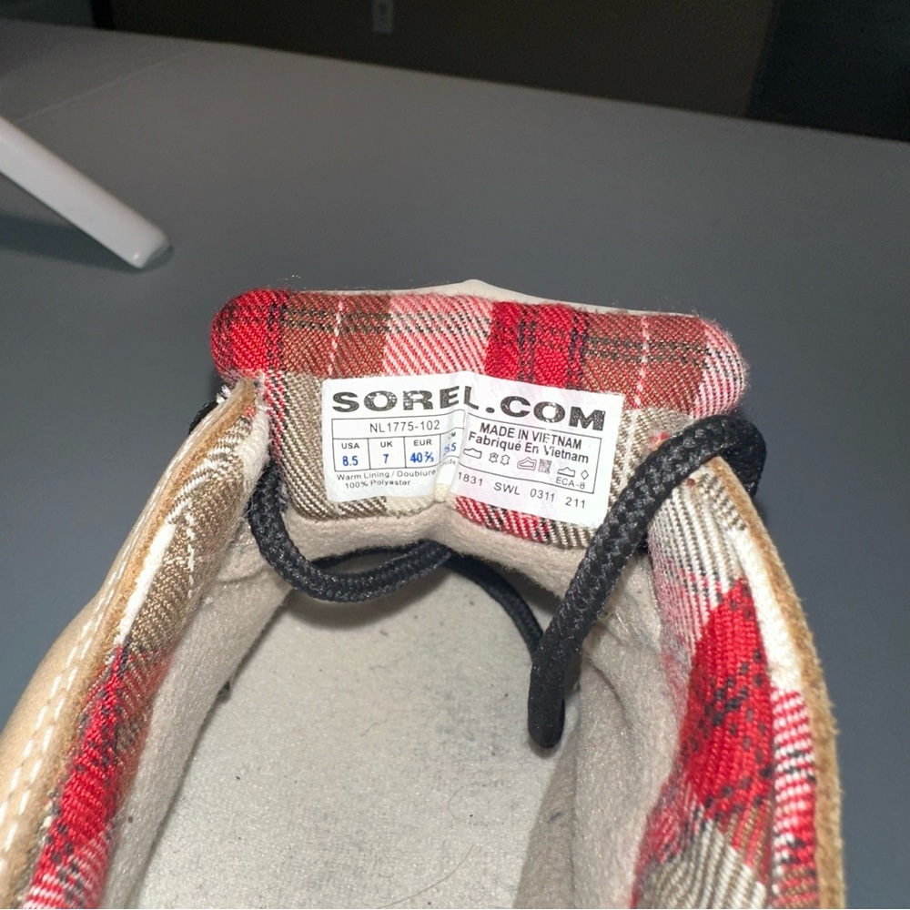 Sorel Red and Tan Plaid Lined‎ Boots - Picture 8 of 8